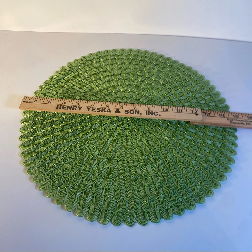 Set Of 6 Stain Resistant Polypropylene Crochet Round Placemats 15” Diameter